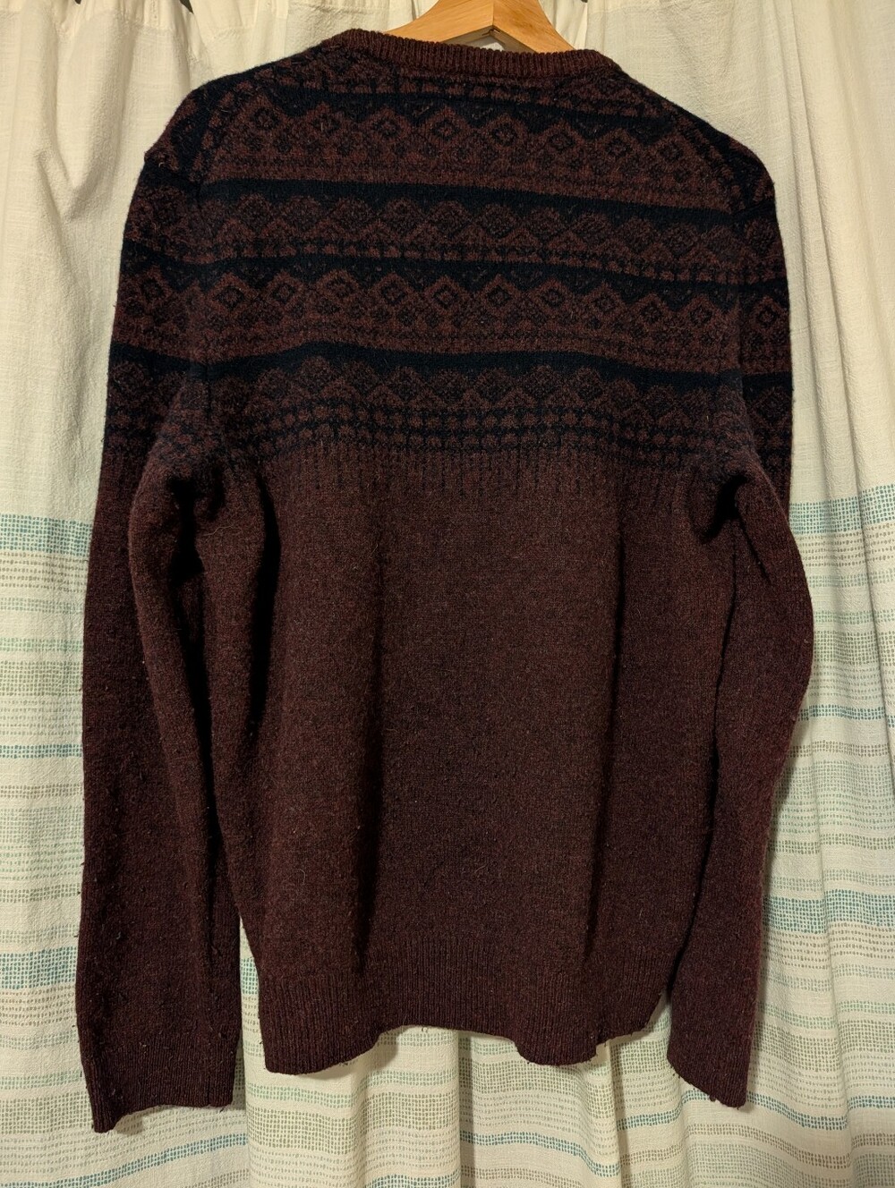 Jos. A. Bank 1905 men's maroon wool sweater patterned yoke XL